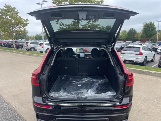 Photo of 2026 Onyx Black Volvo XC60