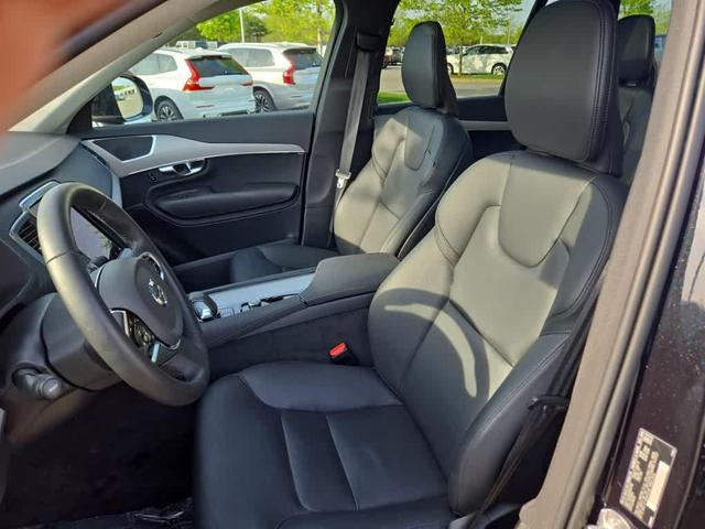 Photo of 2024 Onyx Black Metallic Volvo XC90