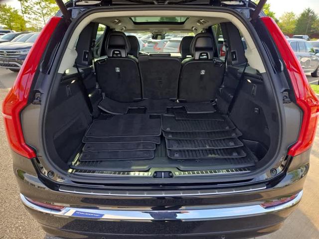 Photo of 2024 Onyx Black Metallic Volvo XC90