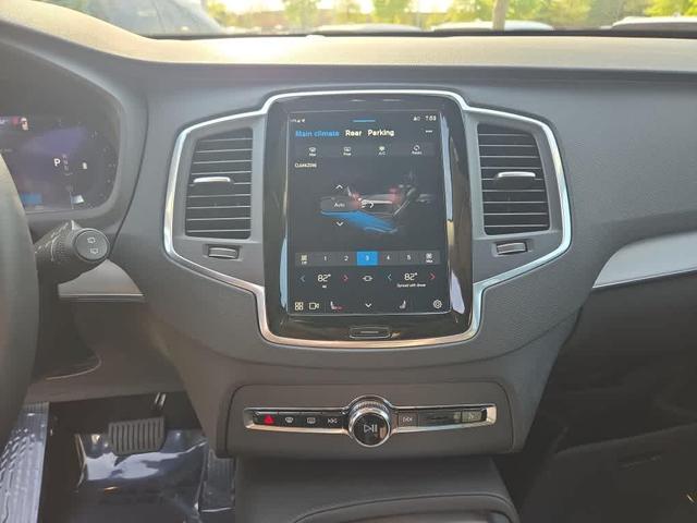 Photo of 2024 Onyx Black Metallic Volvo XC90