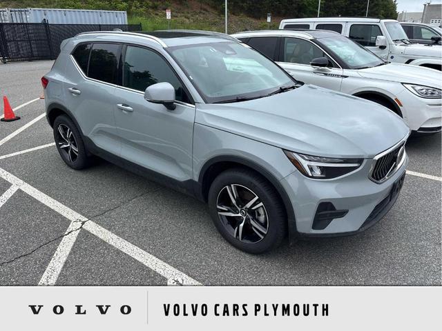 2025 Volvo XC40