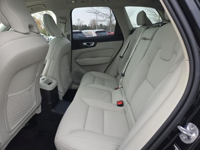 Photo of 2025 Onyx Black Volvo XC60 Plug-In Hybrid