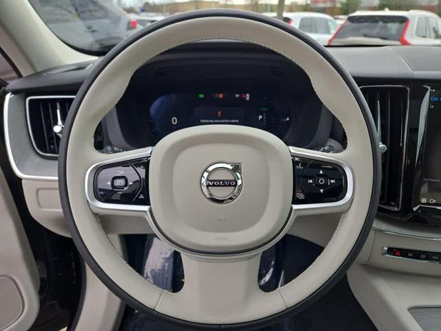 Photo of 2025 Onyx Black Volvo XC60 Plug-In Hybrid