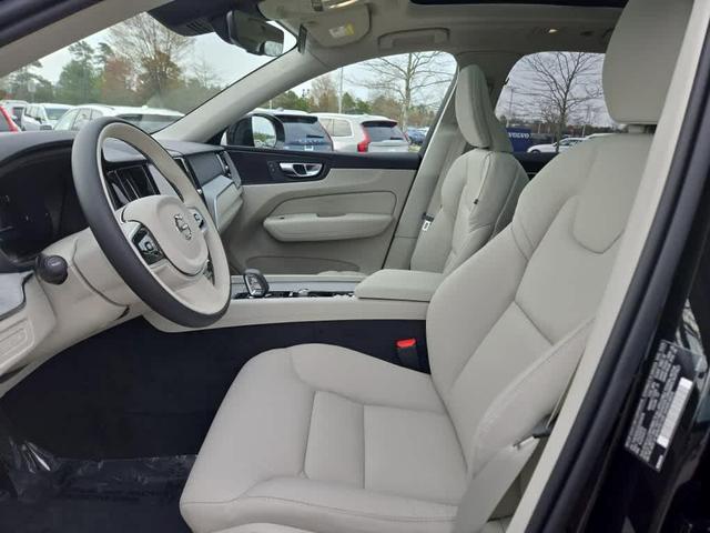 Photo of 2025 Onyx Black Volvo XC60 Plug-In Hybrid