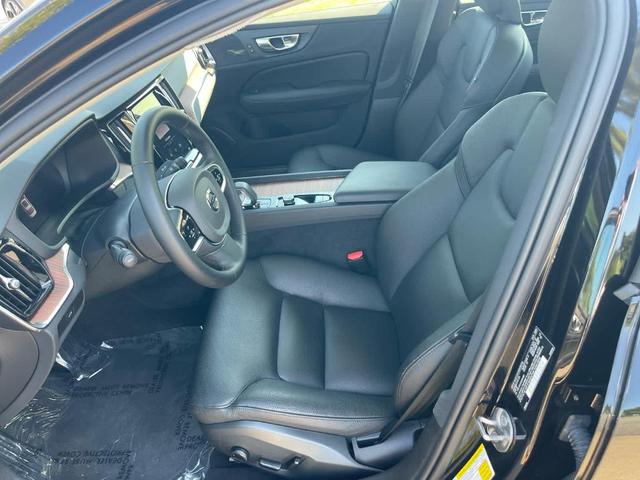 Photo of 2025 Onyx Black Metallic Volvo S60