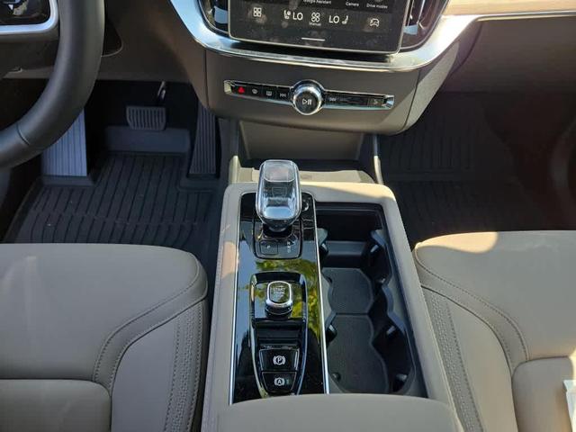 Photo of 2025 Mulberry Red Volvo XC90