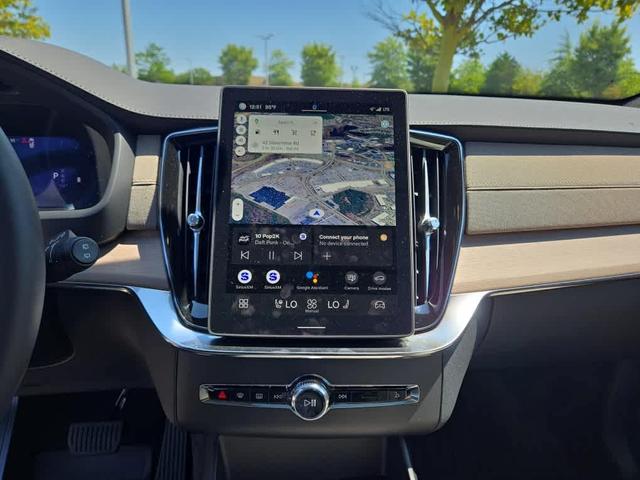 Photo of 2025 Mulberry Red Volvo XC90