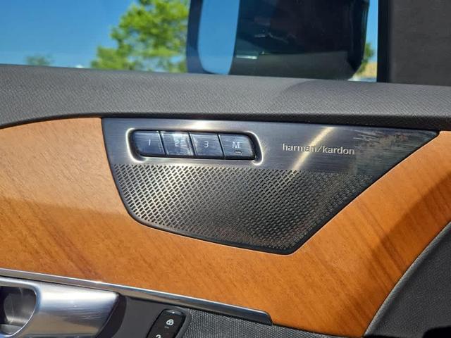 Photo of 2022 Denim Blue Metallic Volvo XC90