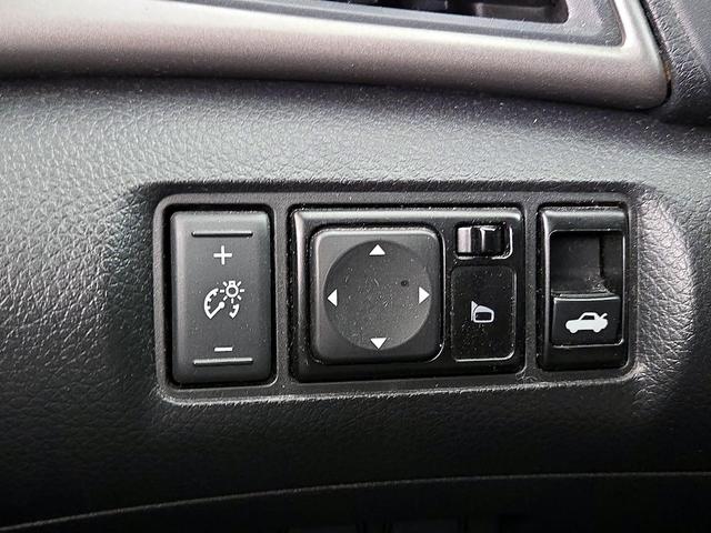 Photo of 2015 Silver Nissan Sentra