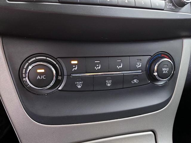 Photo of 2015 Silver Nissan Sentra