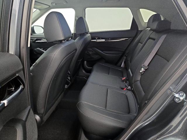 Photo of 2025 Gray Kia Seltos