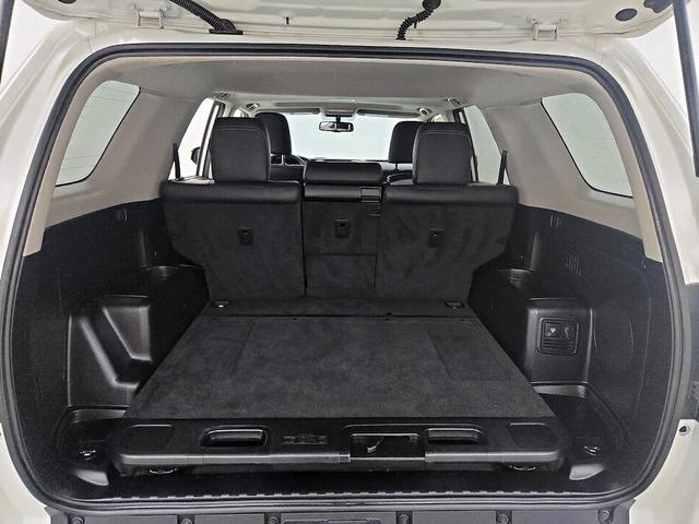 Photo of 2019 White Toyota 4Runner