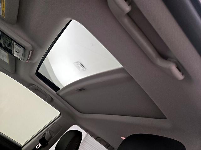 Photo of 2019 White Toyota 4Runner