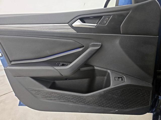 Photo of 2019 Blue Volkswagen Jetta