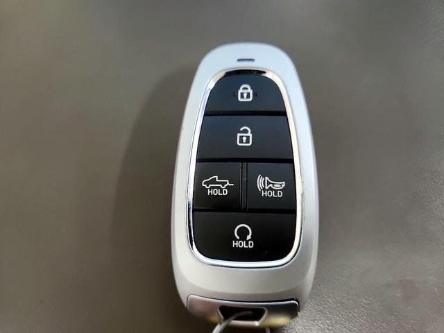 Photo of 2024 Black Hyundai SANTA CRUZ
