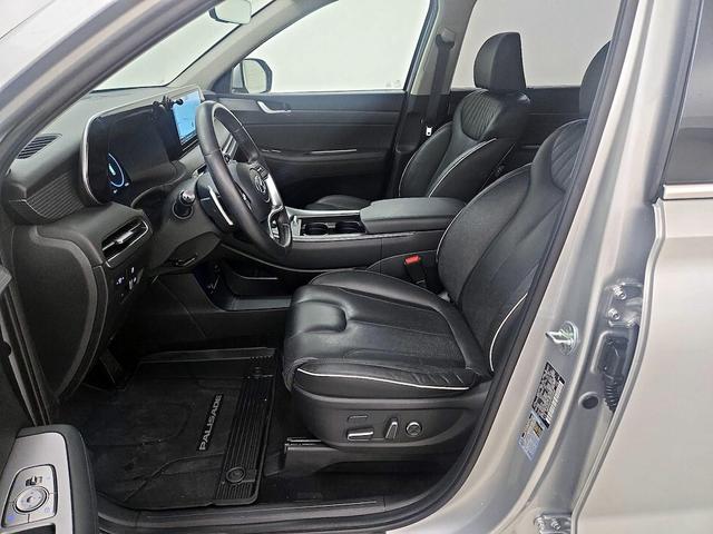 Photo of 2023 Silver Hyundai PALISADE