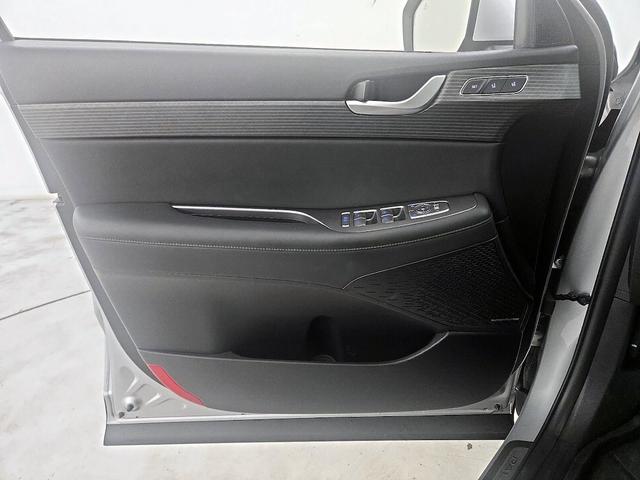 Photo of 2023 Silver Hyundai PALISADE