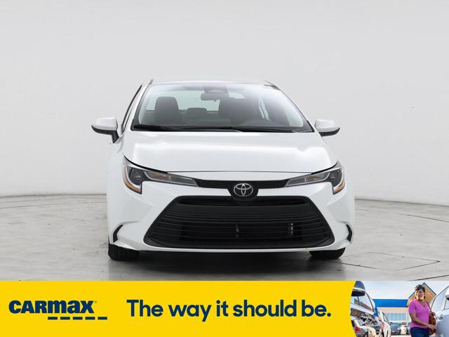 Photo of 2024 White Toyota Corolla