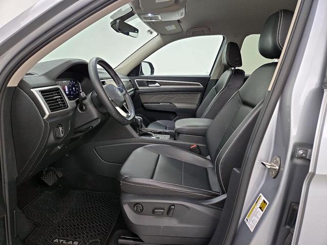 Photo of 2022 Silver Volkswagen Atlas