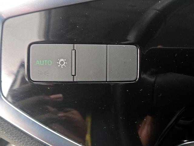 Photo of 2020 White Audi Q3