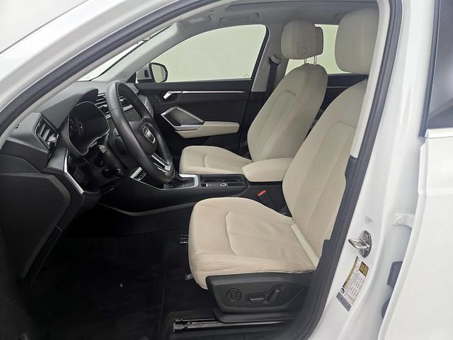 Photo of 2020 White Audi Q3