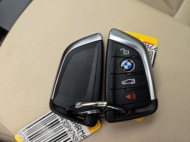 Photo of 2022 White BMW X3