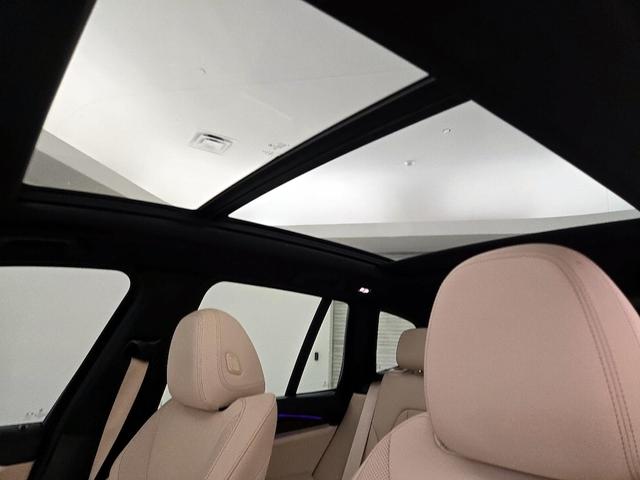 Photo of 2022 White BMW X3