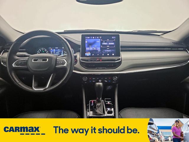 Photo of 2022 Gray Jeep Compass
