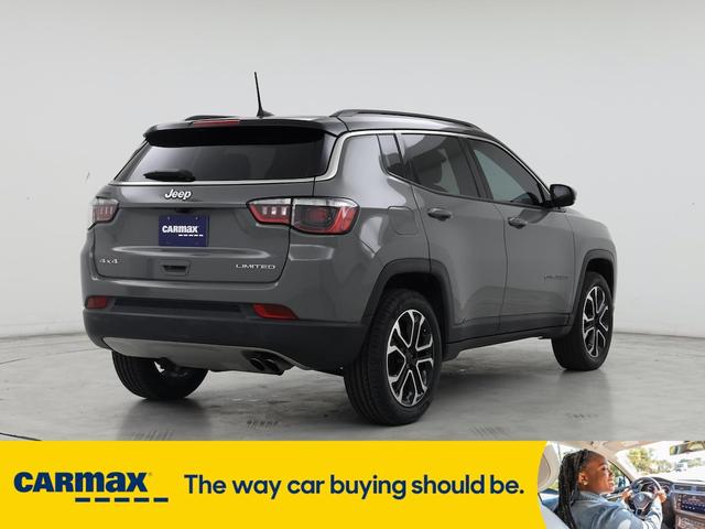 Photo of 2022 Gray Jeep Compass