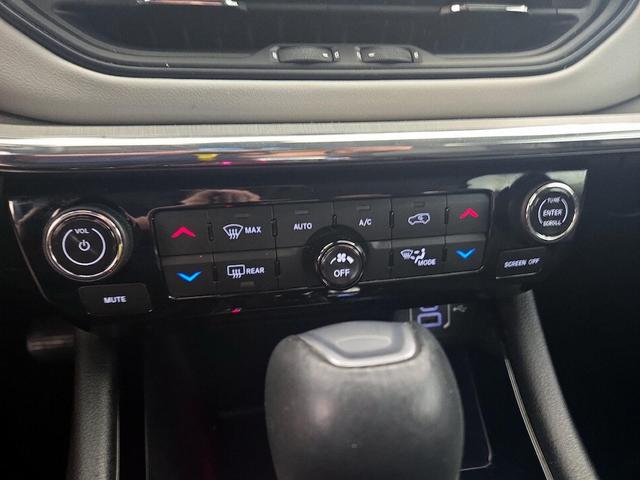 Photo of 2022 Gray Jeep Compass