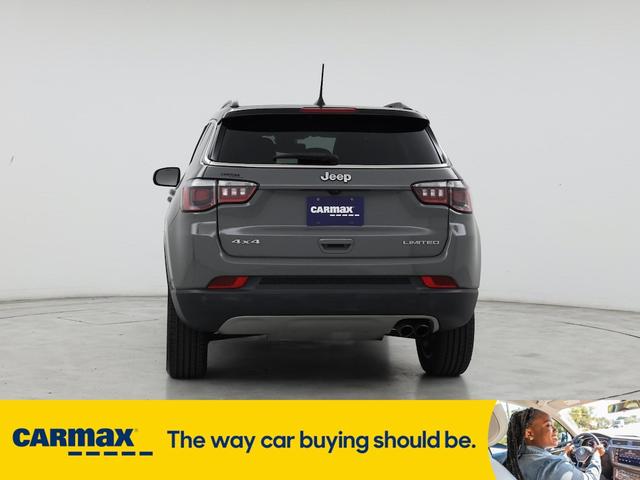 Photo of 2022 Gray Jeep Compass