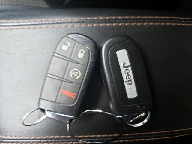 Photo of 2022 Gray Jeep Compass