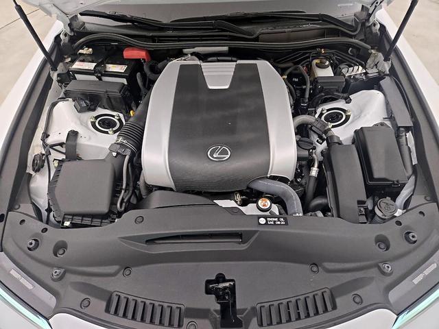 Photo of 2023 White Lexus IS 350