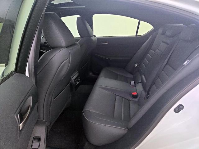 Photo of 2023 White Lexus IS 350