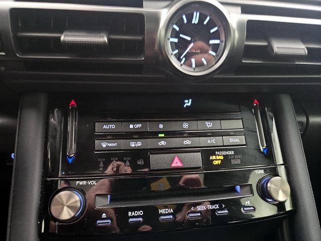 Photo of 2023 White Lexus IS 350