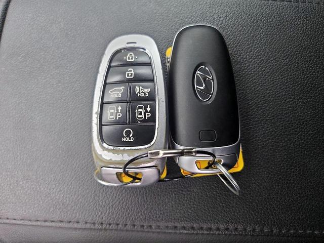 Photo of 2023 Silver Hyundai TUCSON
