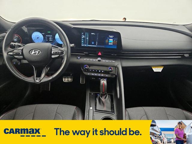 Photo of 2023 Blue Hyundai ELANTRA