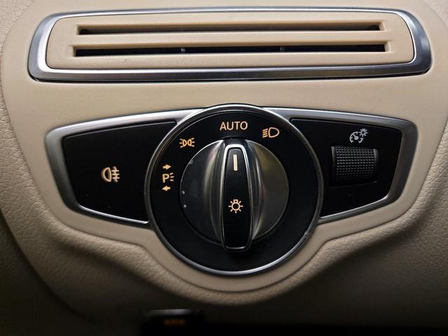 Photo of 2018 White Mercedes-Benz C-Class