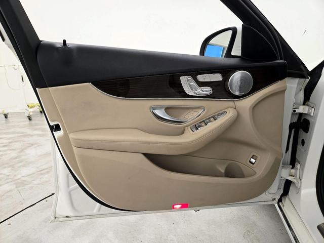 Photo of 2018 White Mercedes-Benz C-Class