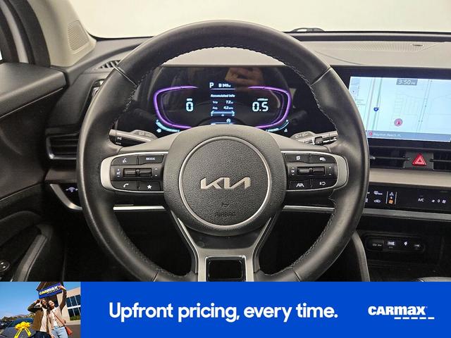 Photo of 2023 White Kia Sportage