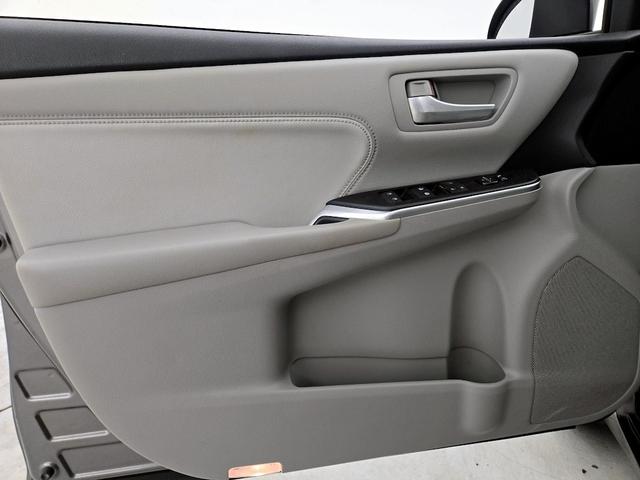 Photo of 2017 Gray Toyota Camry