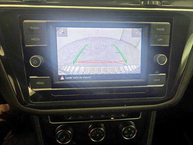 Photo of 2024 Gray Volkswagen Tiguan