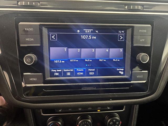 Photo of 2024 Gray Volkswagen Tiguan