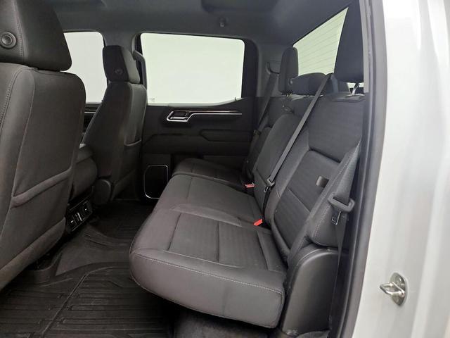 Photo of 2022 White GMC Sierra 1500