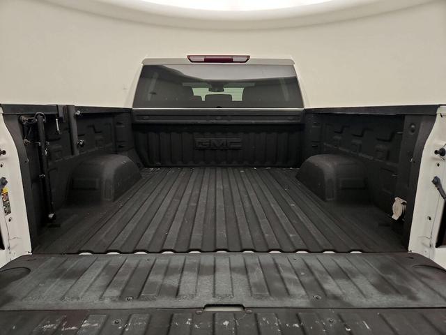Photo of 2022 White GMC Sierra 1500