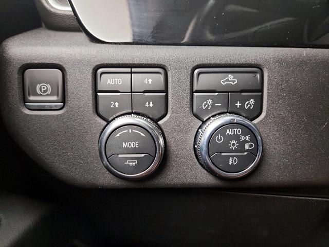 Photo of 2022 White GMC Sierra 1500