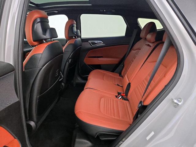 Photo of 2023 Gray Kia Sportage