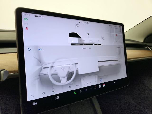 Photo of 2023 White Tesla Model 3