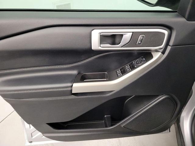 Photo of 2022 Silver Ford Explorer