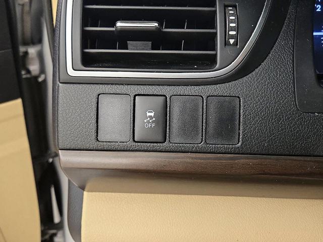 Photo of 2016 Silver Toyota Camry